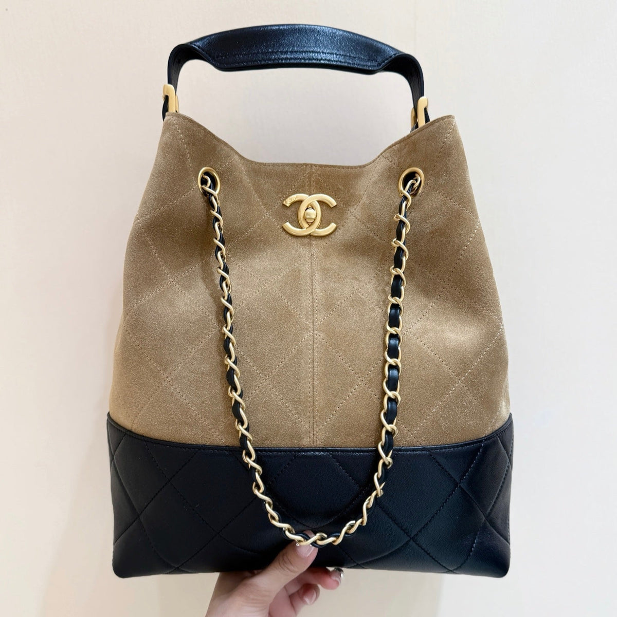 CHANEL 25S SHOPPING BAG 33 IN BROWN AND BLACK SUEDE CALFSKIN